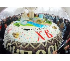 В Екатеринбурге к Пасхе приготовили гигантский кулич