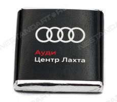 Плитки шоколада с логотипом Audi-центра Лахта