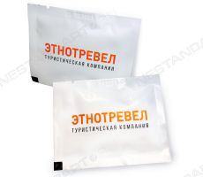 Влажные салфетки в индивидуальной упаковке с логотипом туристической компании Этнотревел