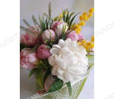 Букет цветов ручной работы из мыла: махровые пионы и тюльпаны